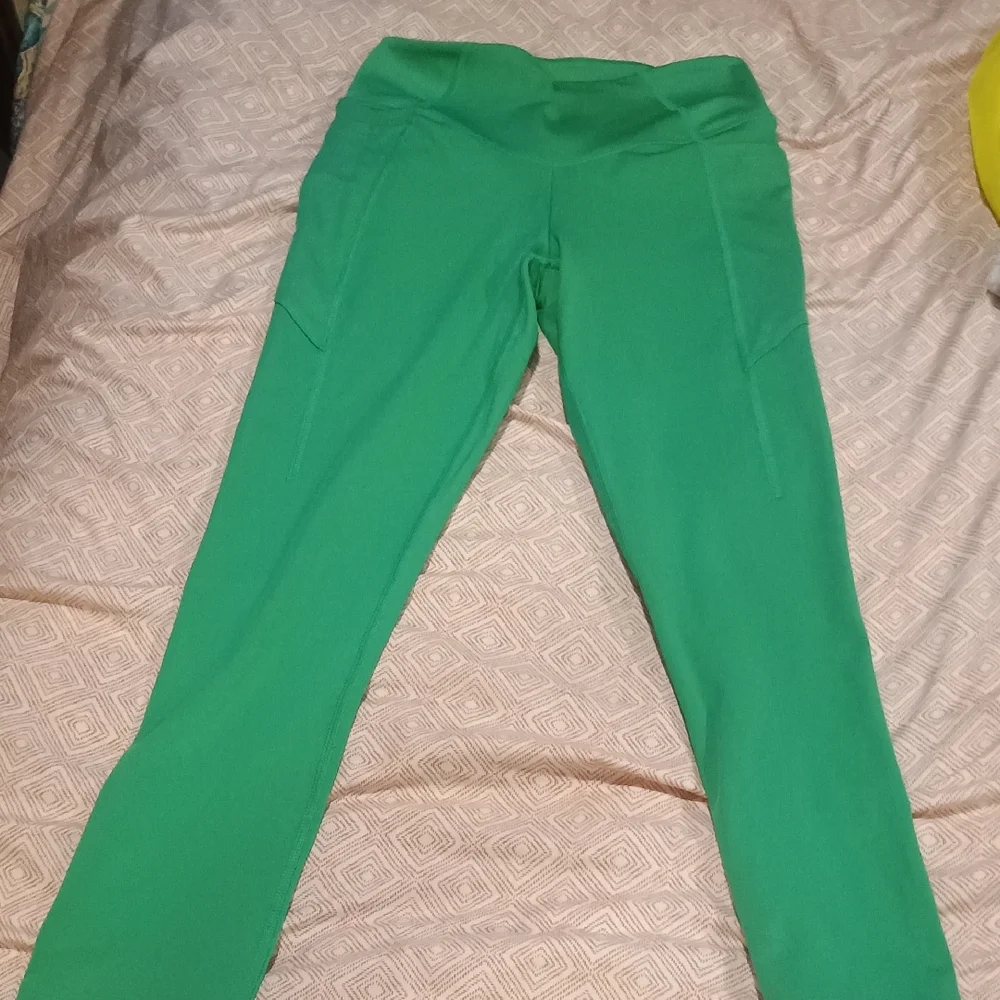 PINK by Victoria's Secret Bright Green Workout Leggings. Size XS - Picture 3 of 4